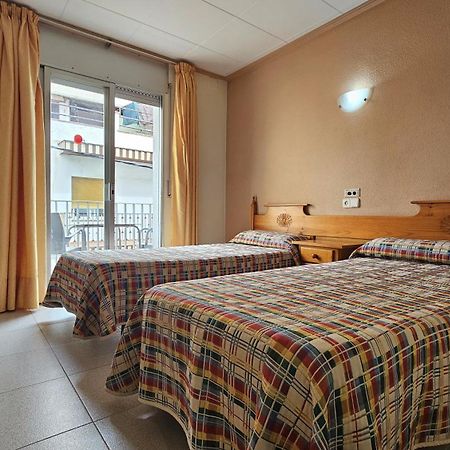Hostal Los Manos Blanes Exterior photo